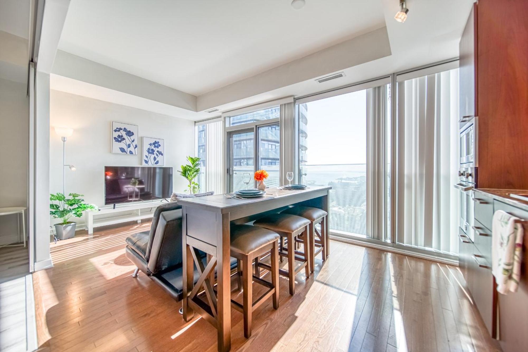 تورونتو Skytree - Modern Rusty Condo Close To Union Station In Heart Of Downtown الغرفة الصورة