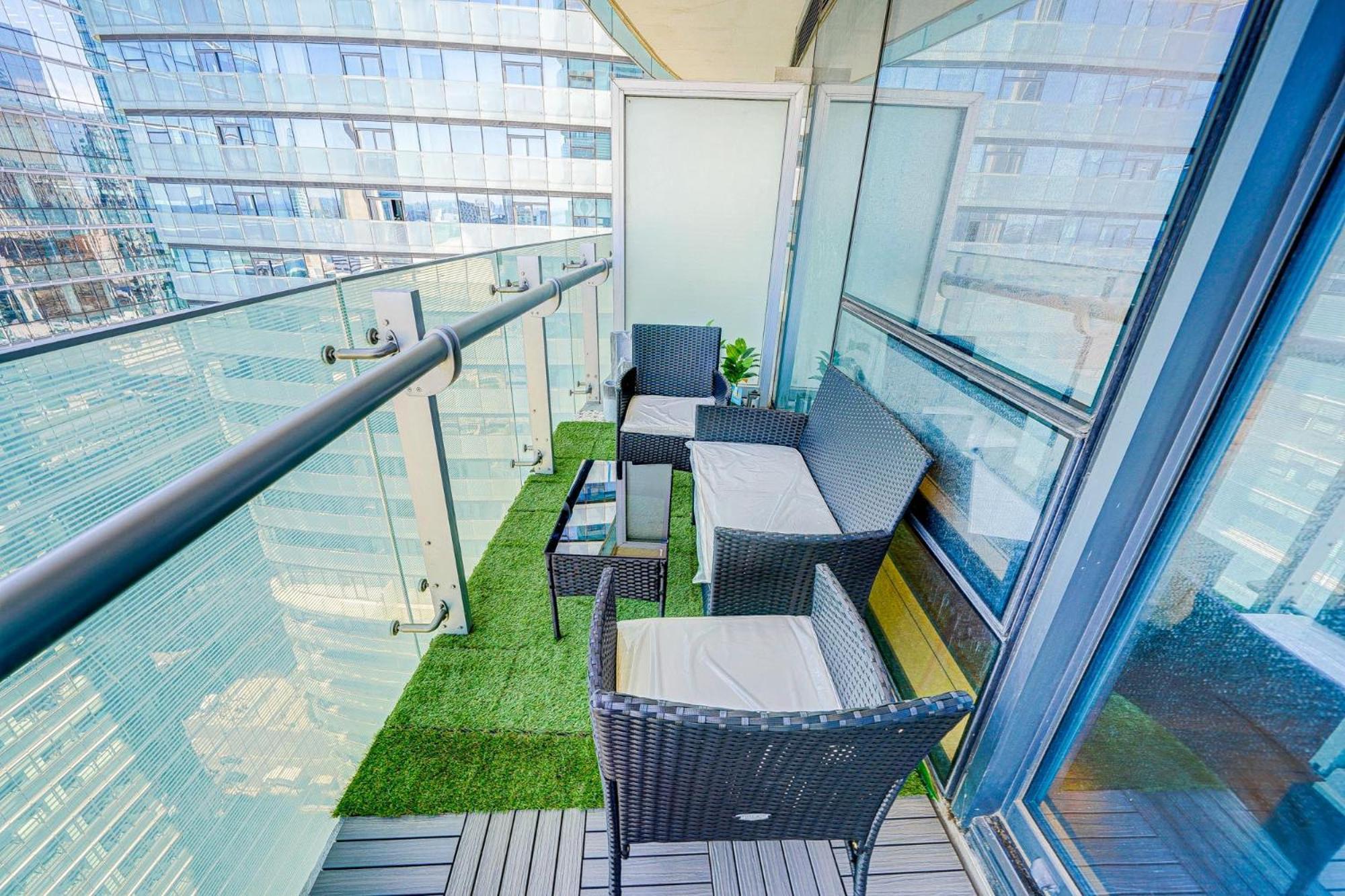 تورونتو Skytree - Modern Rusty Condo Close To Union Station In Heart Of Downtown المظهر الخارجي الصورة